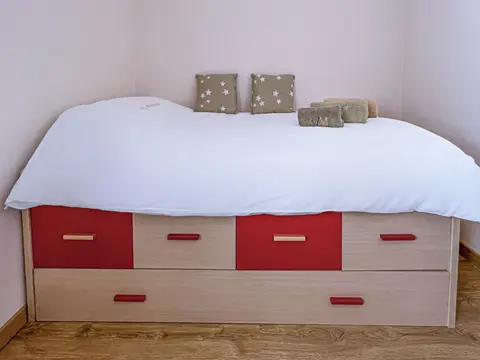 Family-friendly baby bedroom with storage at Villa Monaco Adeje Tenerife Family-friendly baby bedroom with storage at Villa Monaco Adeje Tenerife