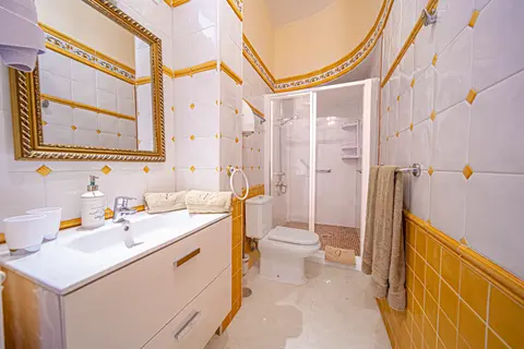 Ensuite bathroom of Dune bedroom at Villa Monaco Adeje Tenerife