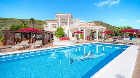 Private heated swimming pool at Villa Monaco Adeje Tenerife maintained at 29 degrees year round