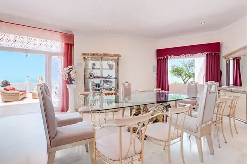 Indoor dining table at Villa Monaco Adeje Tenerife